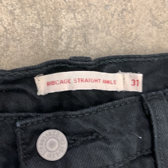 Levi’s premium ribcage straight ankle black jeans - Picture 2 of 7